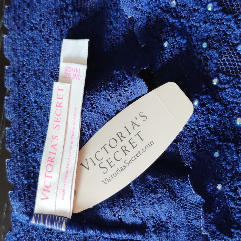 NWT Lot of 3 Victoria's Secret Thongs Size ONE SIZE - Picture 2 of 4